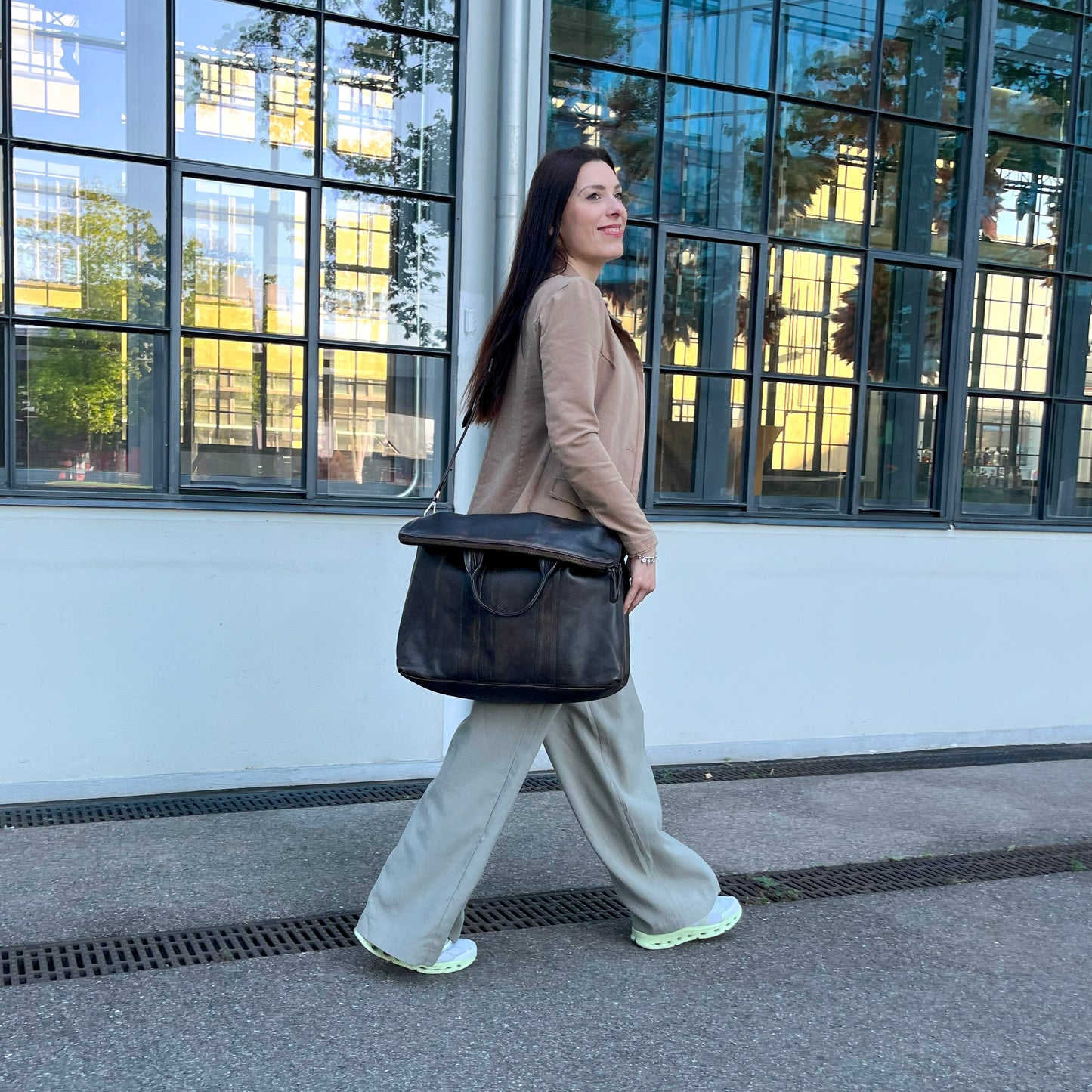 Iter – Journey Handbag (Brown)