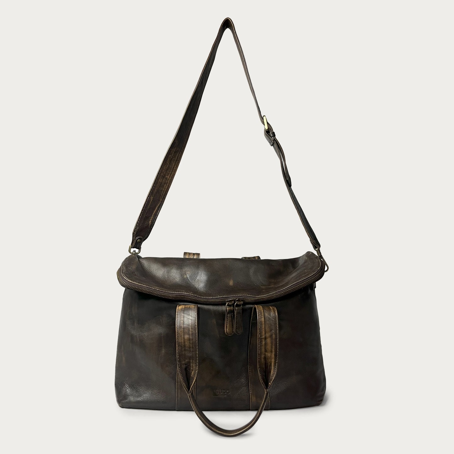 Brown Italian leather handbag — Journey style — front view with crossbody strap — Made in Tuscany