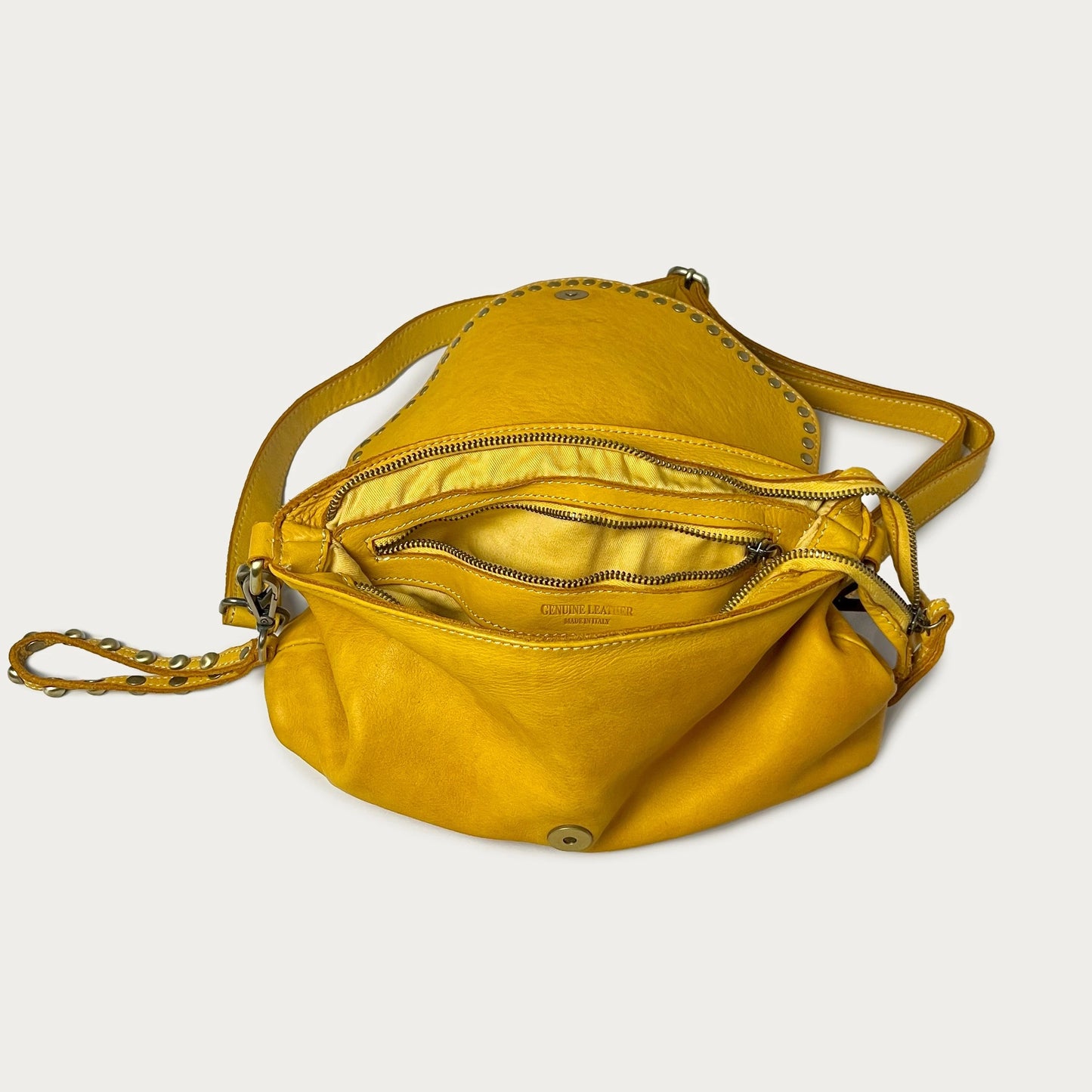 Mustard Italian leather pochette — Solstice style — interior detail — Made in Tuscany