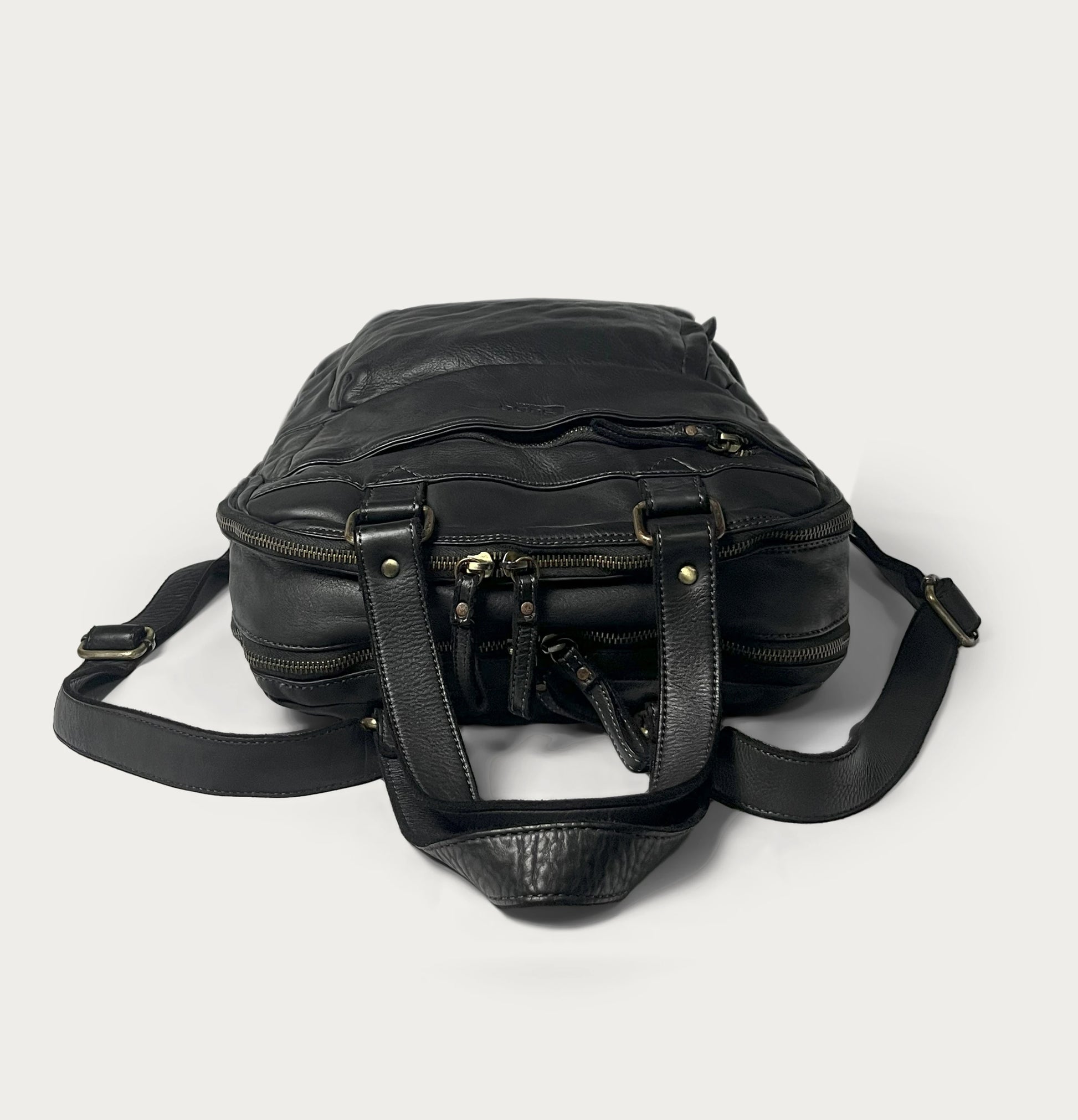 Black Italian leather backpack — Voyage style — top view — Made in Tuscany
