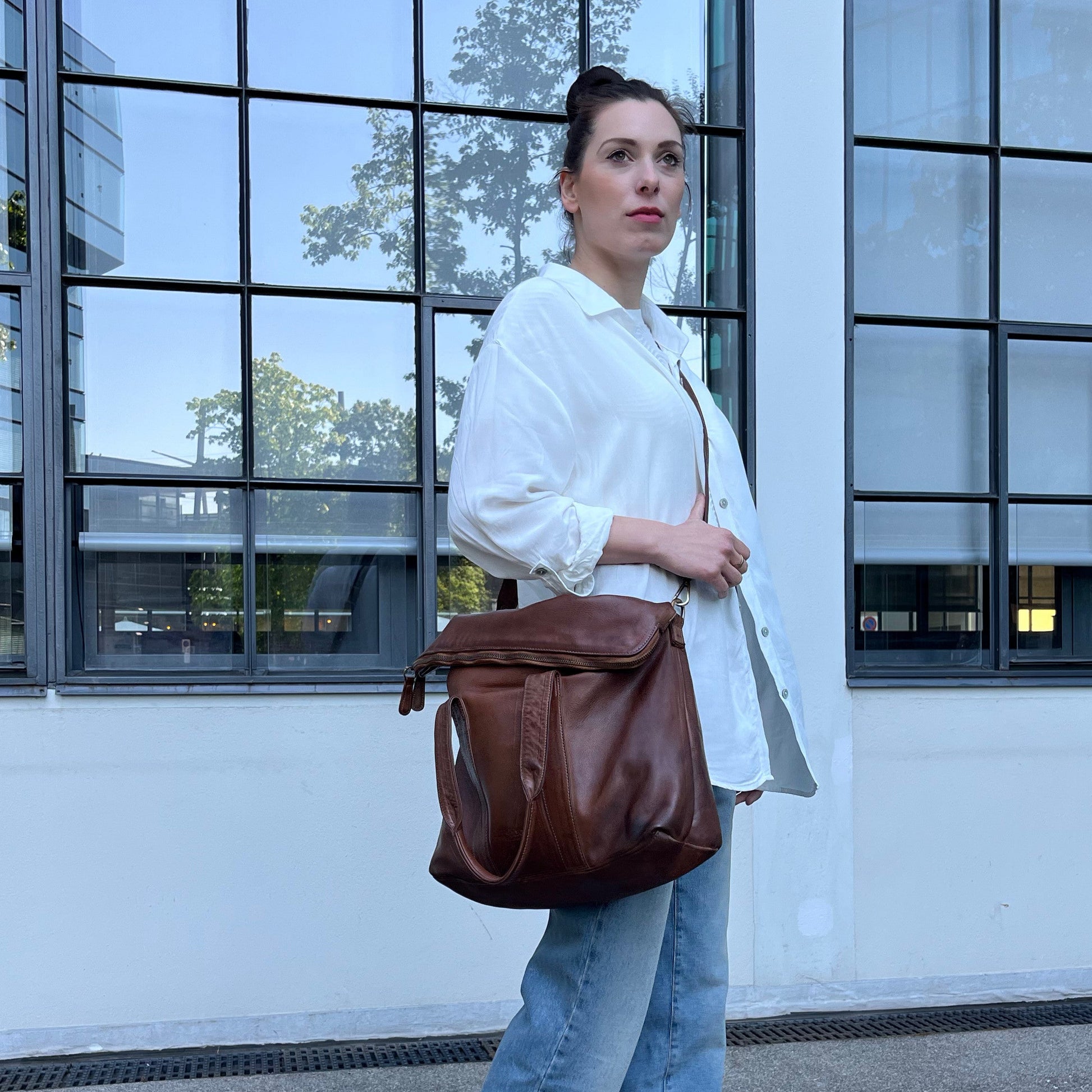 Cognac Italian leather handbag — Journey style — lifestyle styling — Made in Tuscany